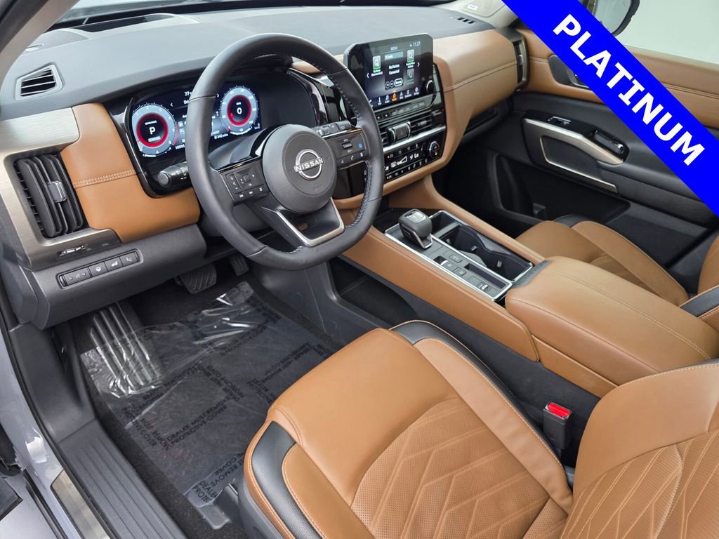 Used 2024 Nissan Pathfinder Platinum image 10