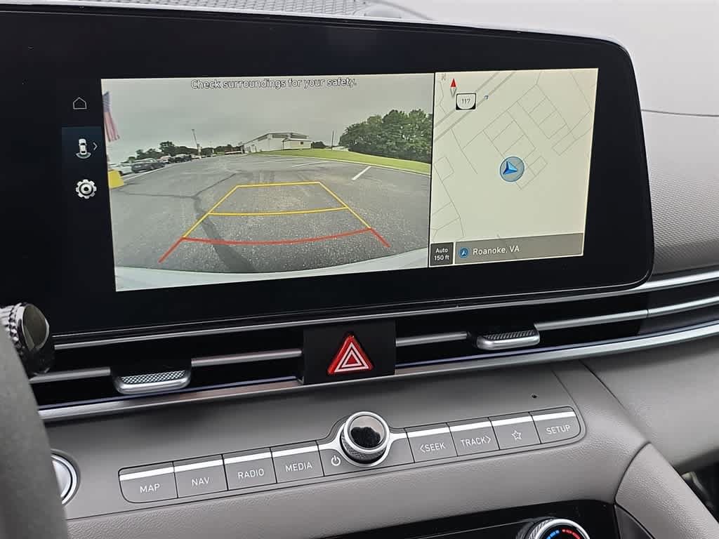 Used 2024 Hyundai Elantra SEL FWD image 21