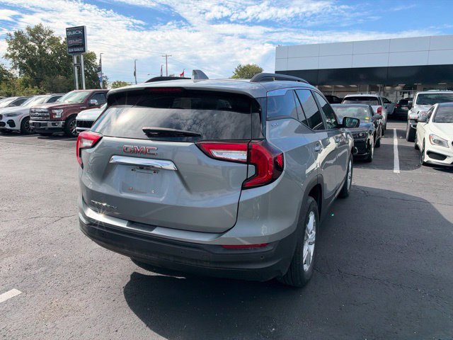 Used 2023 GMC Terrain SLE w/ Driver Convenience Package FWD image 5