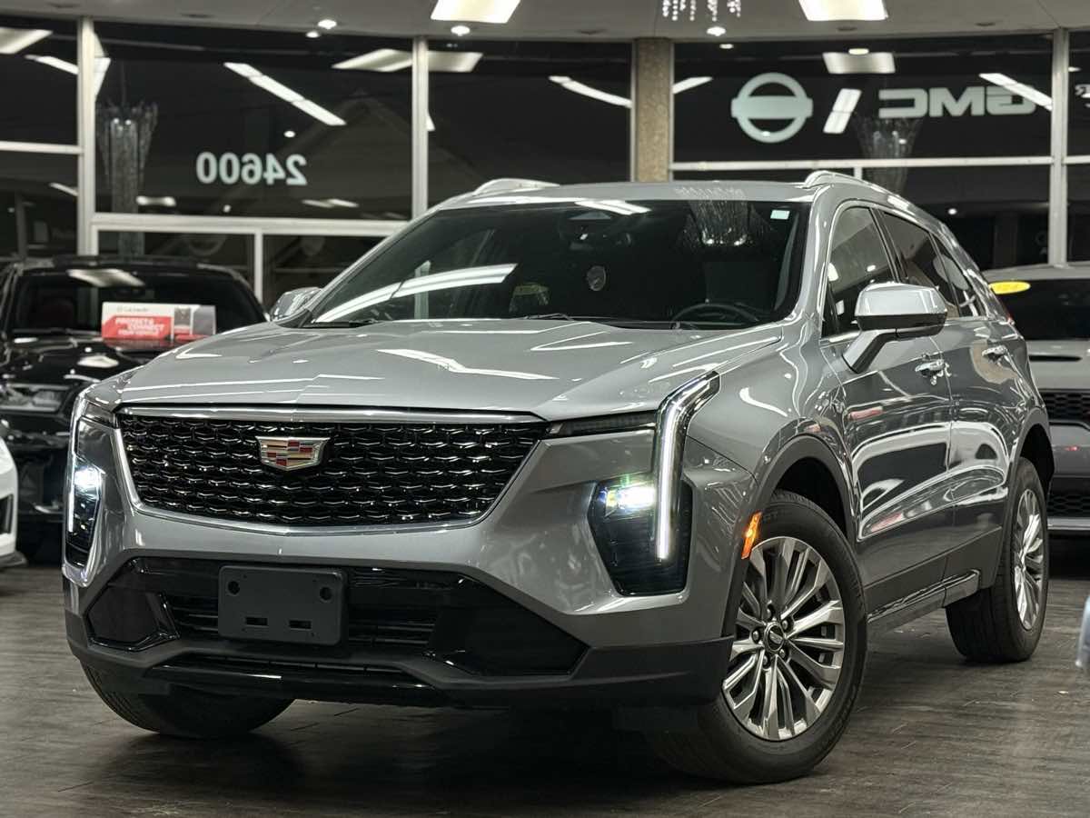 Used 2024 Cadillac XT4 Premium Luxury w/ Cold Weather Package image 4