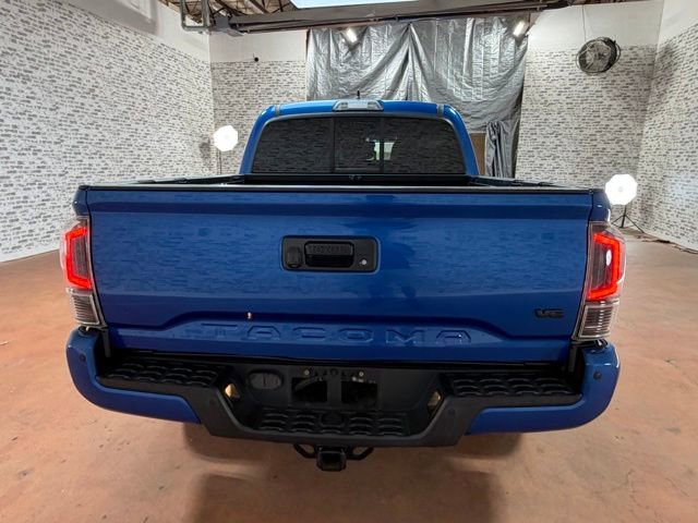 Used 2016 Toyota Tacoma TRD Sport w/ Premium & Technology Package AWD/4WD image 5