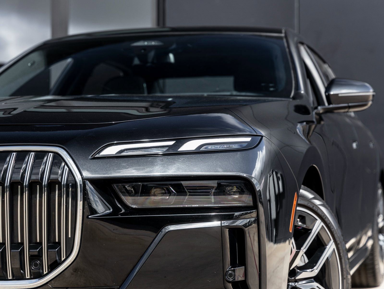 Used 2024 BMW 740i image 14