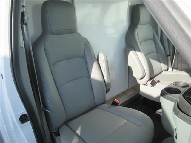 New 2024 Ford E-450 and Econoline 450 Super Duty w/ Power Windows & Locks Group RWD image 11