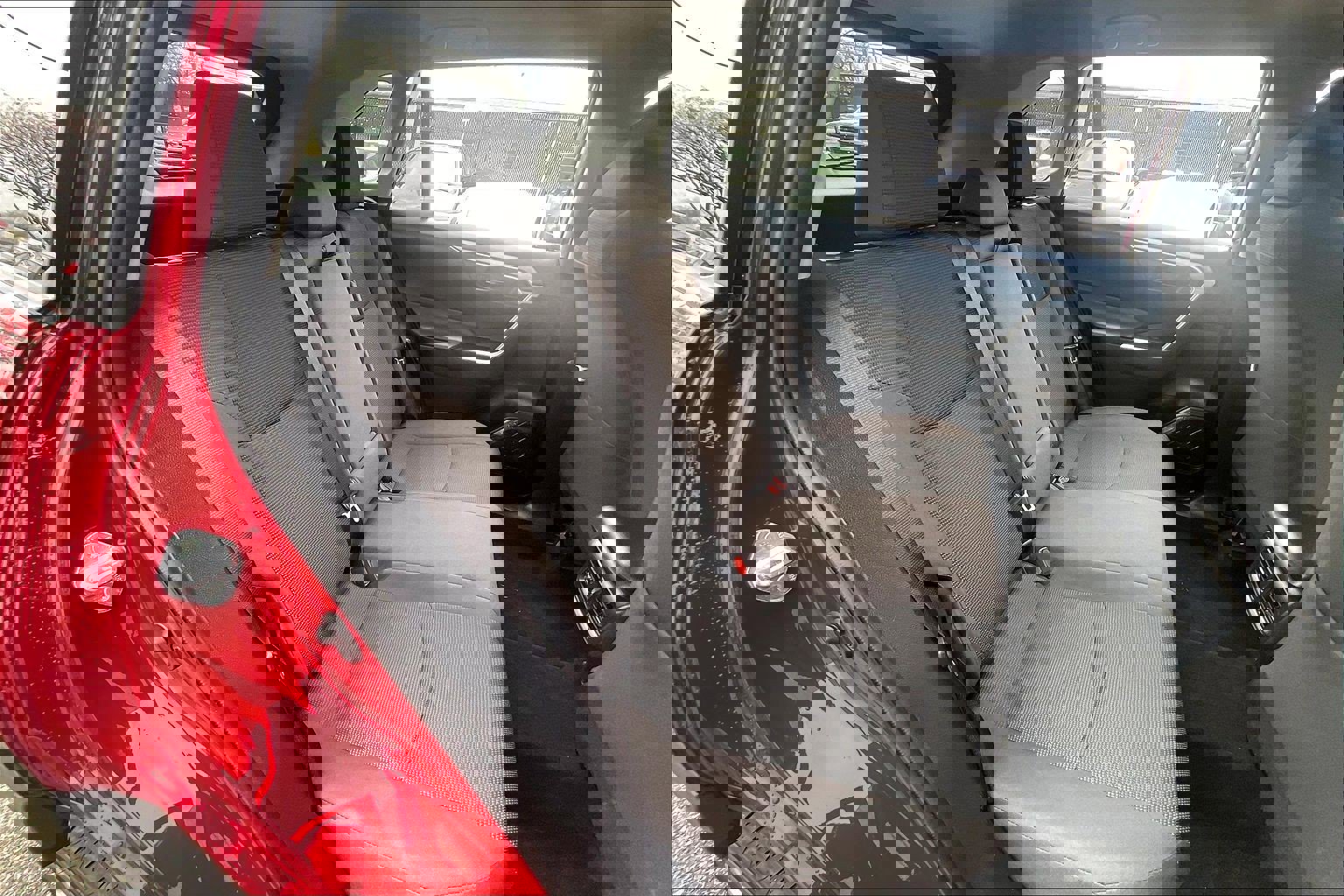 Used 2025 Toyota RAV4 LE image 31