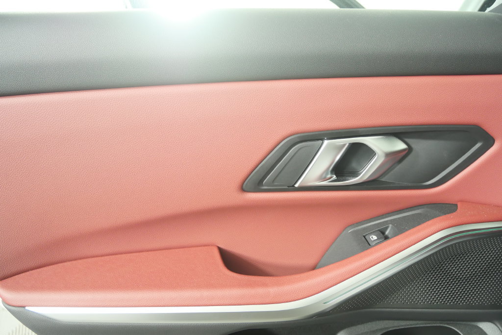 Certified 2025 BMW 330i Sedan RWD image 13
