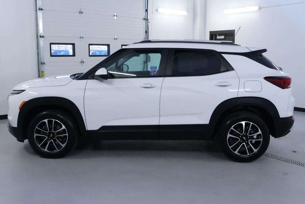 Used 2025 Chevrolet TrailBlazer LT image 4