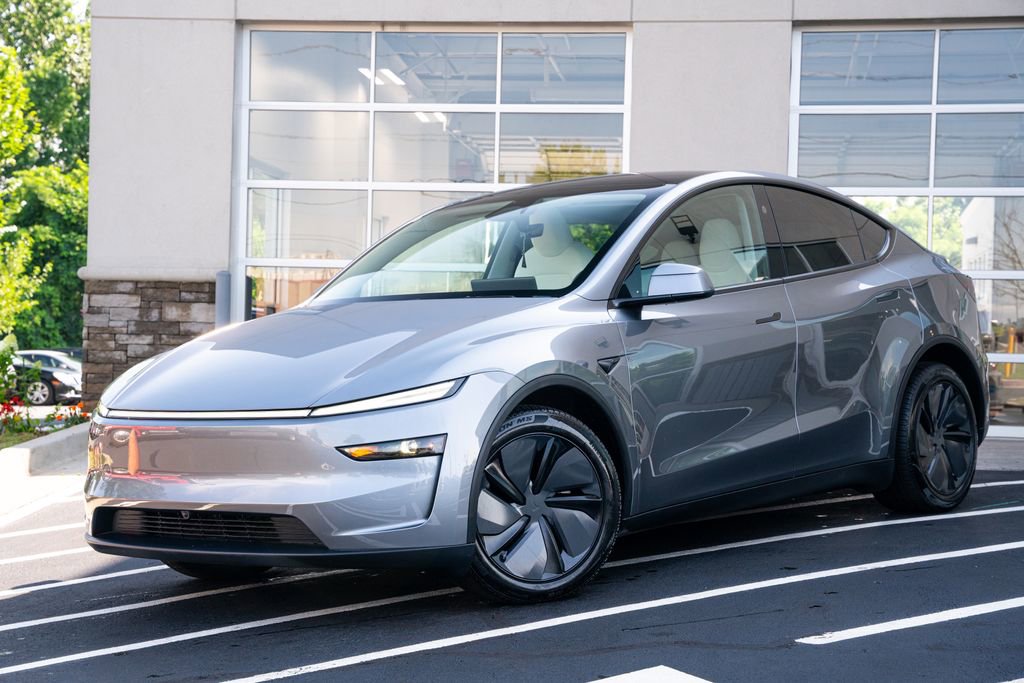 Used 2026 Tesla Model Y Long Range AWD/4WD image 2