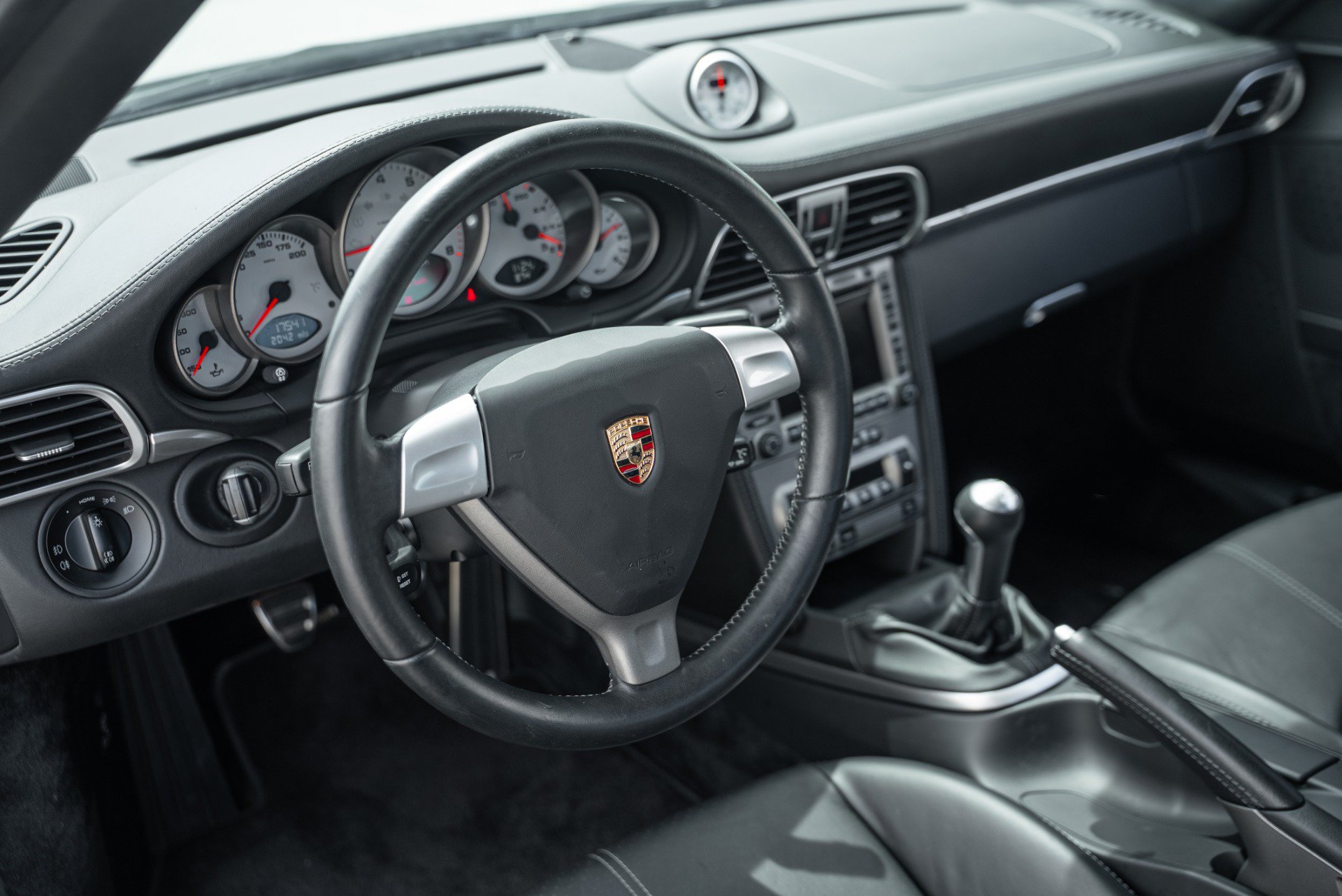 Used 2006 Porsche 911 Carrera S RWD image 4