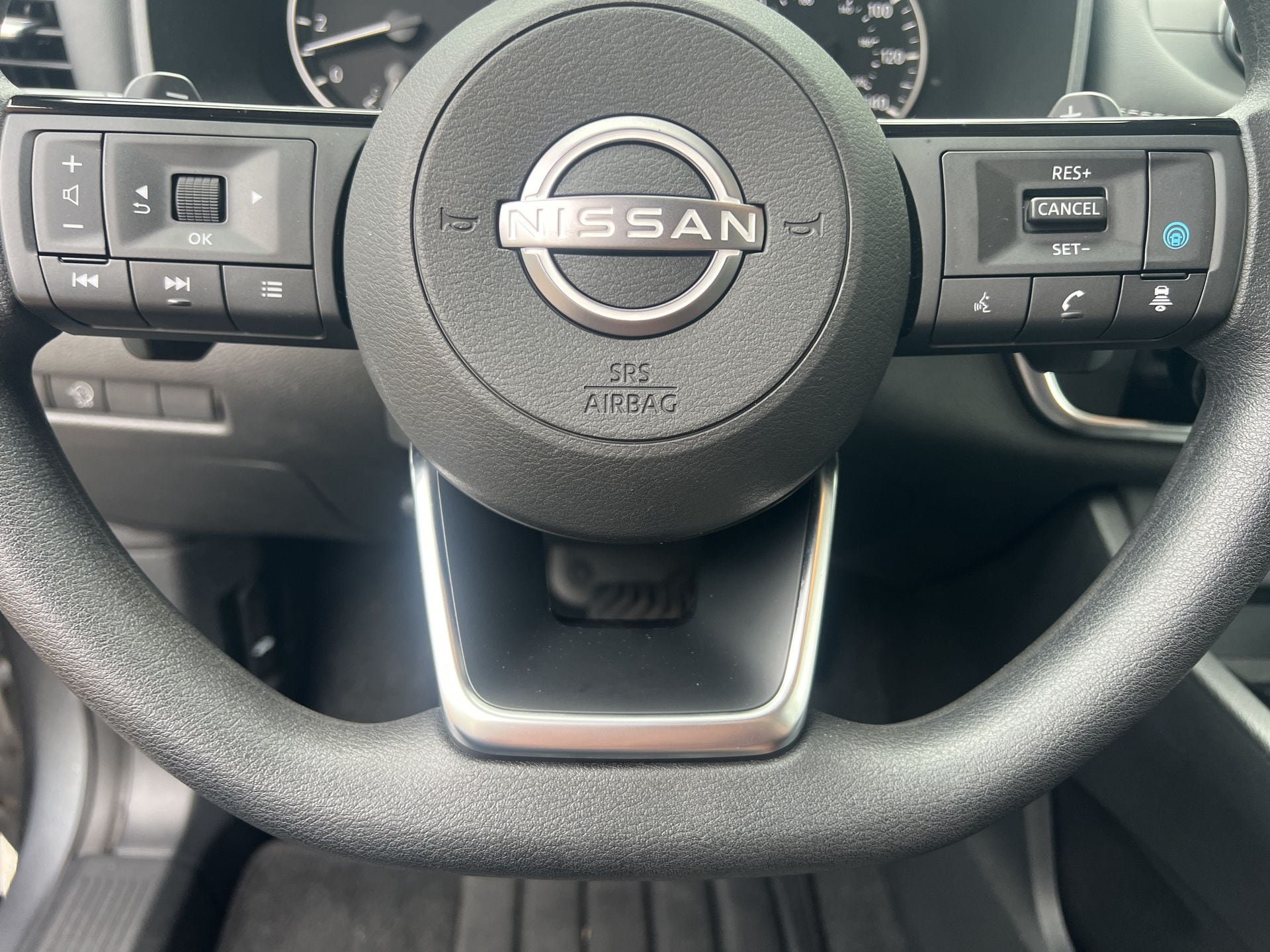 Certified 2023 Nissan Rogue SV FWD image 9