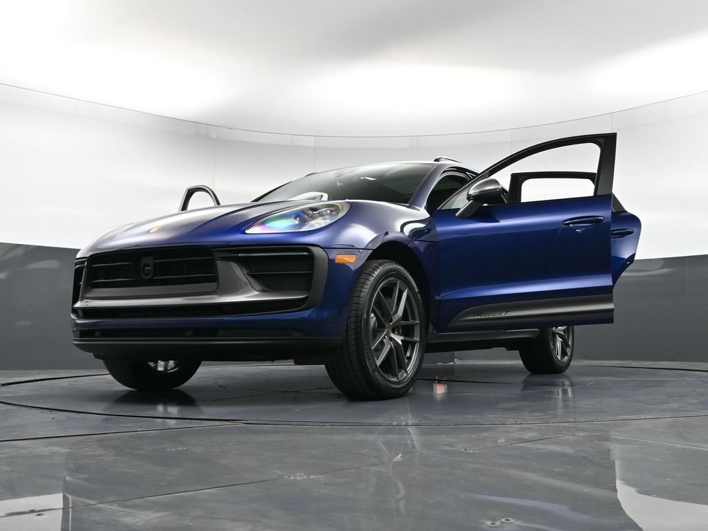 Certified 2026 Porsche Macan AWD/4WD image 39