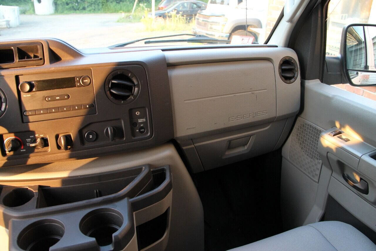 Used 2013 Ford E-250 and Econoline 250 E 250 3dr Cargo Van w/ PWR Group image 30