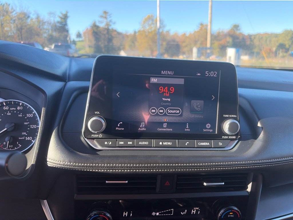Used 2025 Nissan Rogue SV AWD/4WD image 22