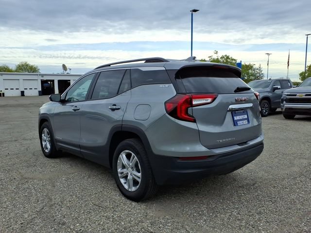 Used 2023 GMC Terrain SLE w/ Driver Convenience Package FWD image 5