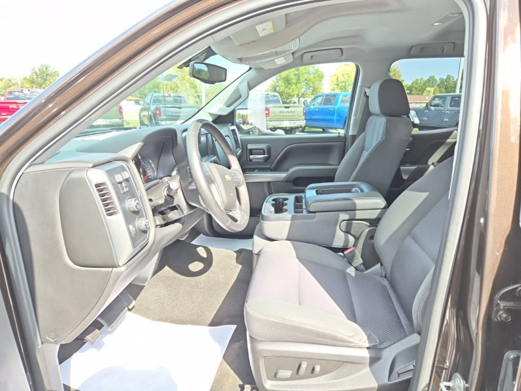 Used 2018 Chevrolet Silverado 1500 LT w/ All Star Edition AWD/4WD image 11