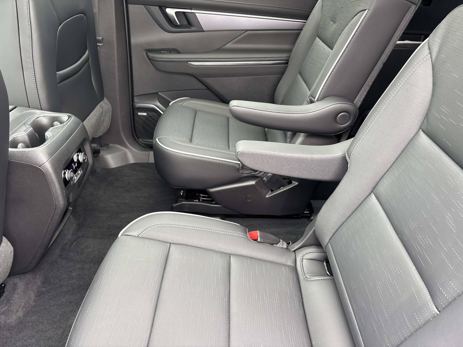 Used 2026 Buick Enclave Sport Touring w/ Power Package FWD image 31