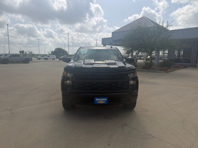 Used 2023 Chevrolet Silverado 1500 Custom Trail Boss w/ Midnight Edition AWD/4WD video 2