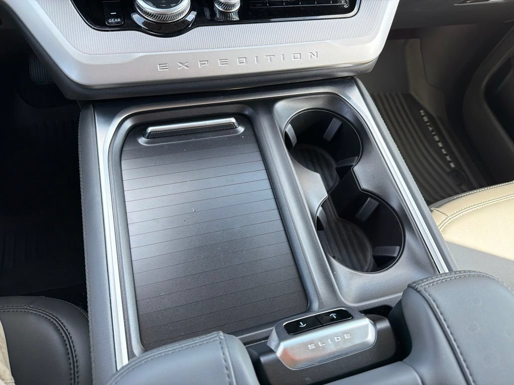 New 2026 Ford Expedition Max Active AWD/4WD image 4