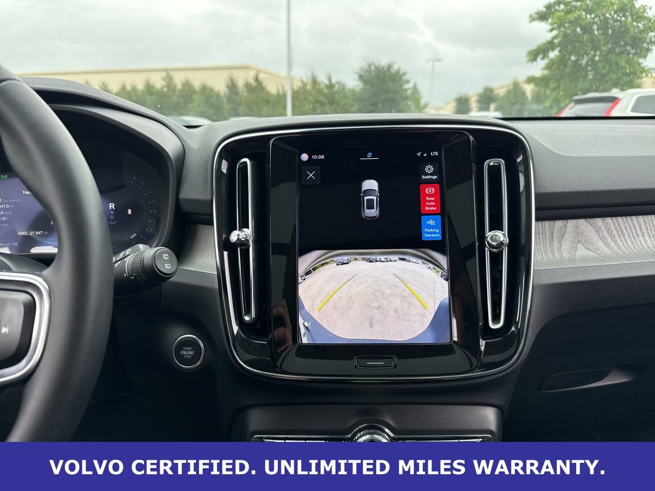 Used 2025 Volvo XC40 B5 Core AWD/4WD image 24