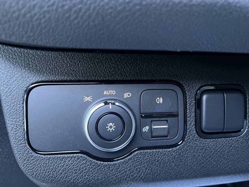 Used 2024 Mercedes-Benz Sprinter 3500 image 28