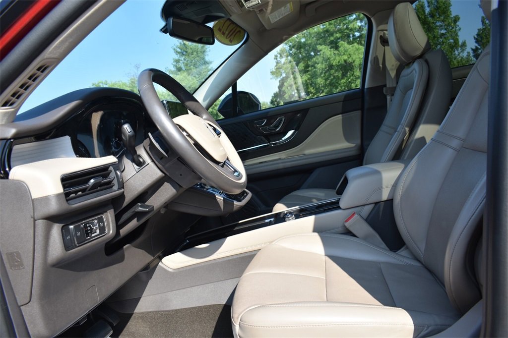 Used 2022 Lincoln Corsair AWD w/ Premium Package image 27