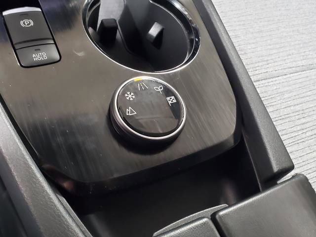 Used 2022 Nissan Rogue SV image 31