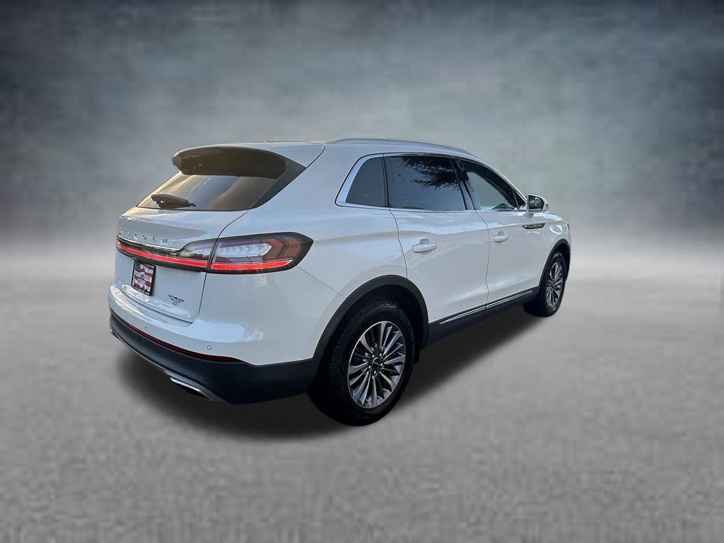 Used 2023 Lincoln Nautilus FWD w/ Premium Package image 4