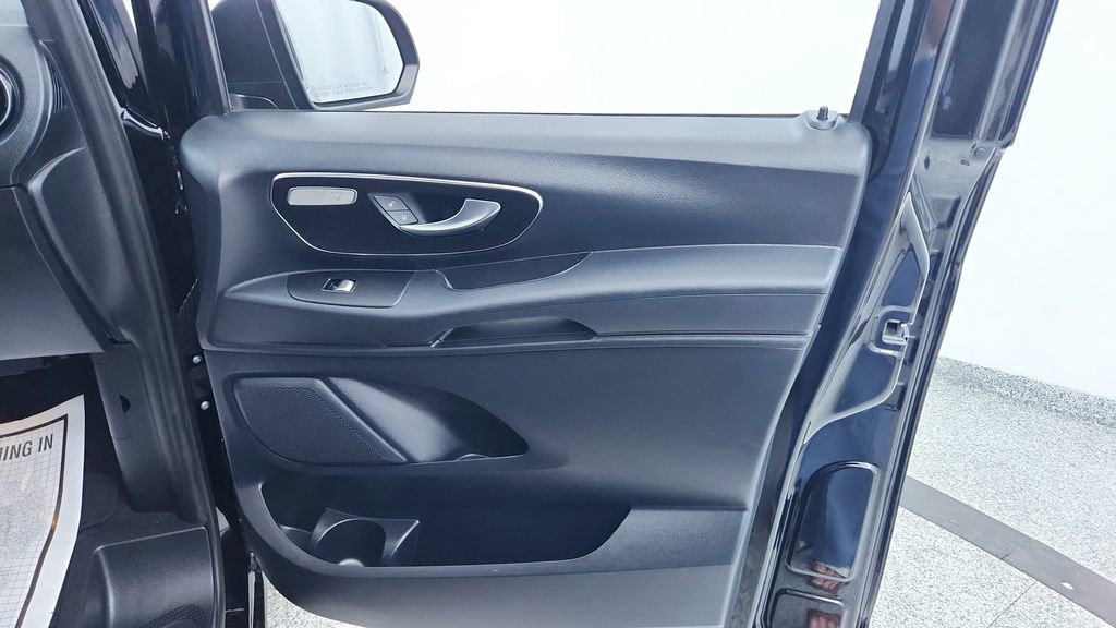 Used 2023 Mercedes-Benz Metris Passenger image 37