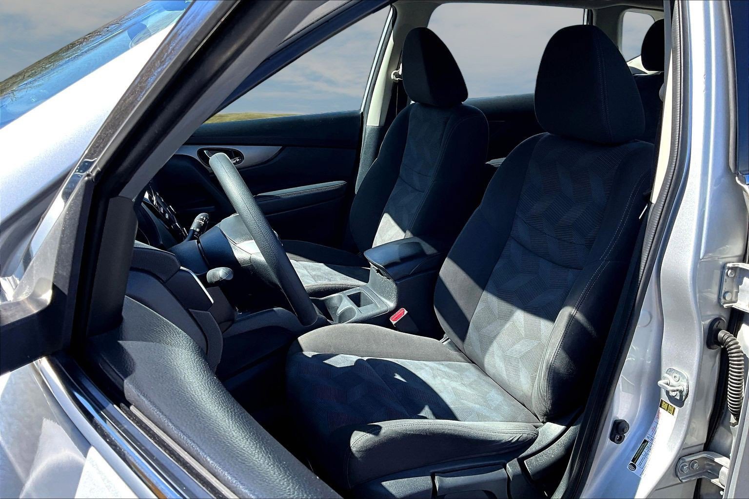 Used 2016 Nissan Rogue S image 13