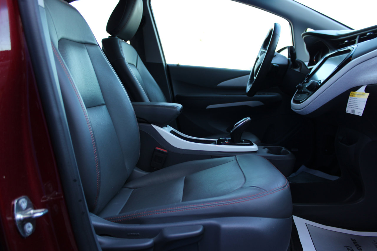 Used 2020 Chevrolet Bolt Premier w/ Infotainment Package image 41