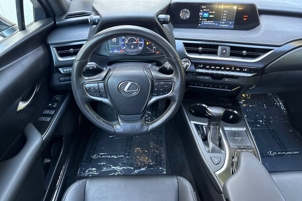 Used 2019 Lexus UX 200 w/ Premium Package FWD image 13