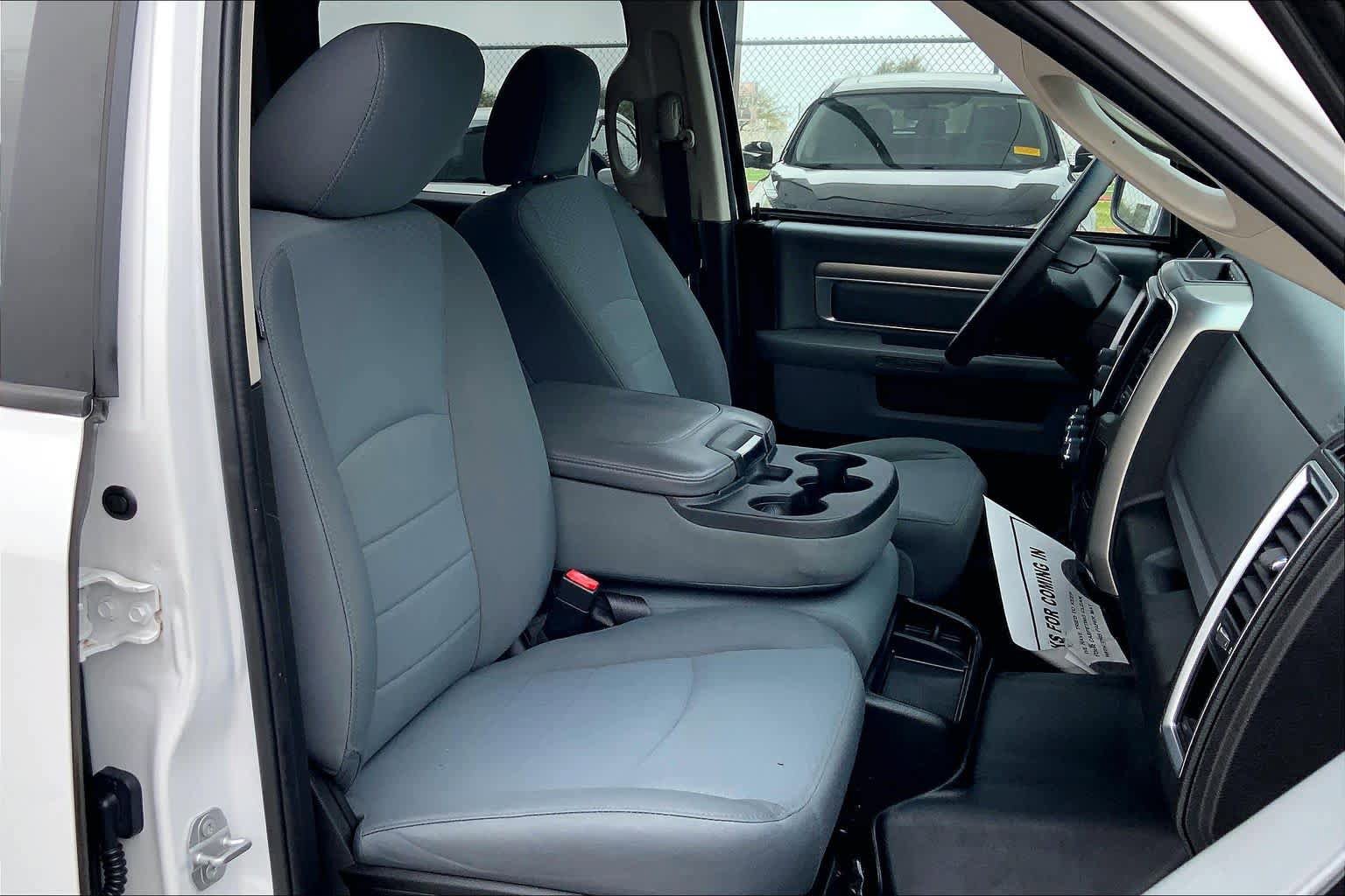 Used 2019 RAM 1500 Classic SLT RWD image 9