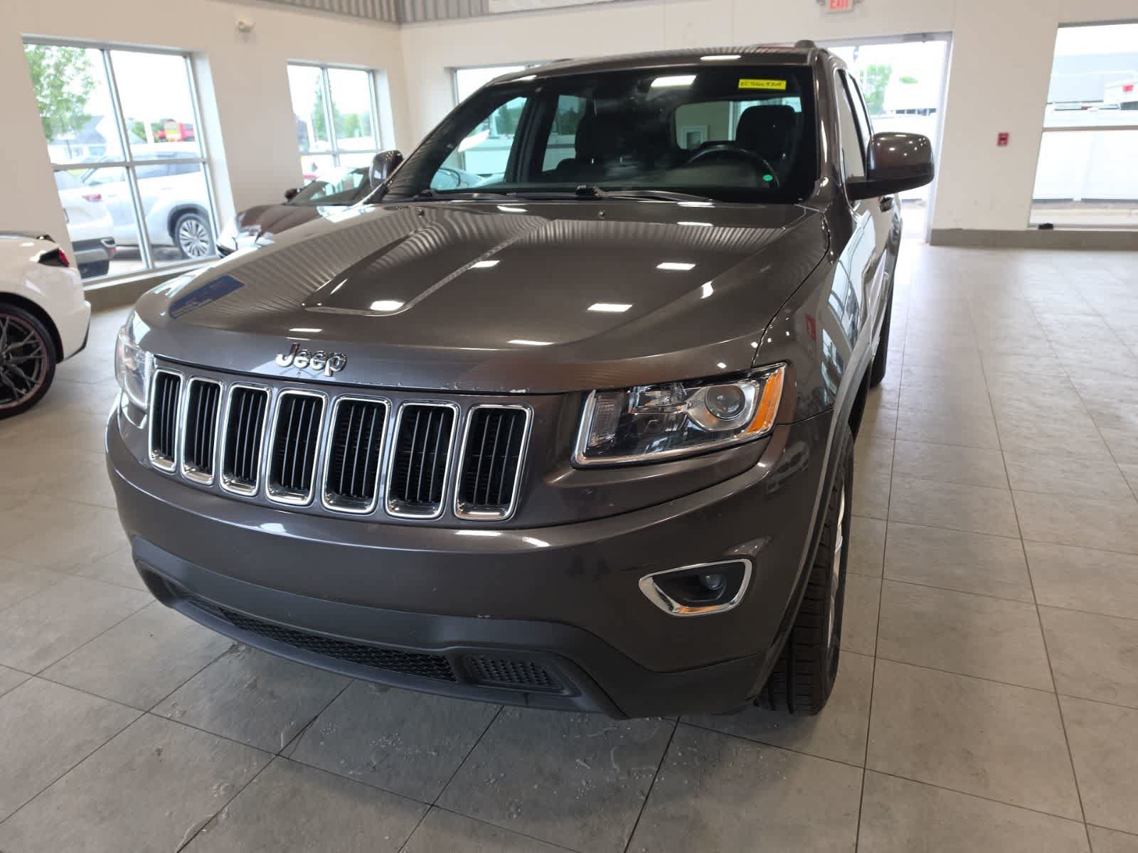 Used 2014 Jeep Grand Cherokee Laredo w/ 18" Wheel & 8.4" Radio Group AWD/4WD video 2