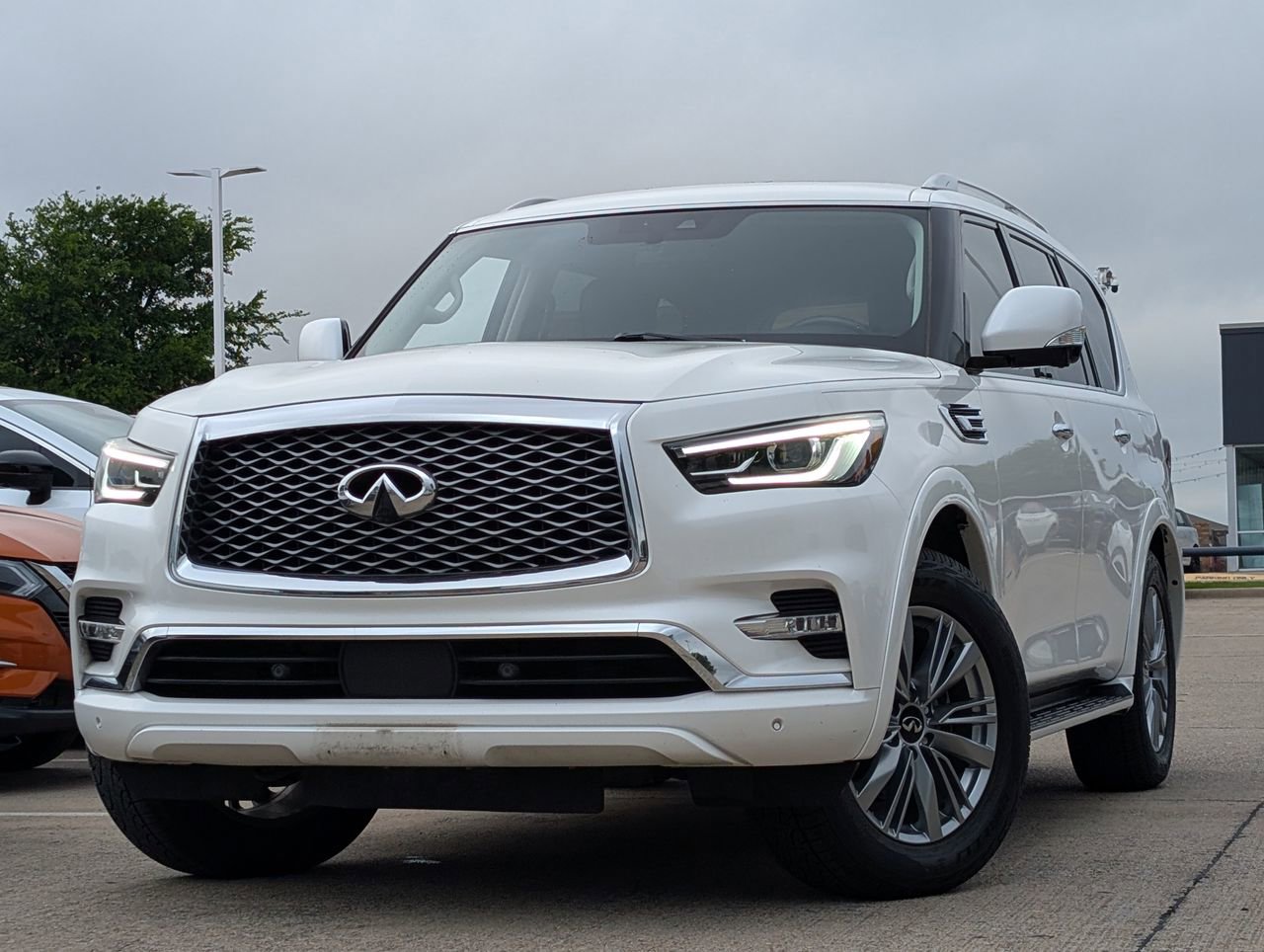 Used 2021 INFINITI QX80 Luxe w/ Cargo Package image 3