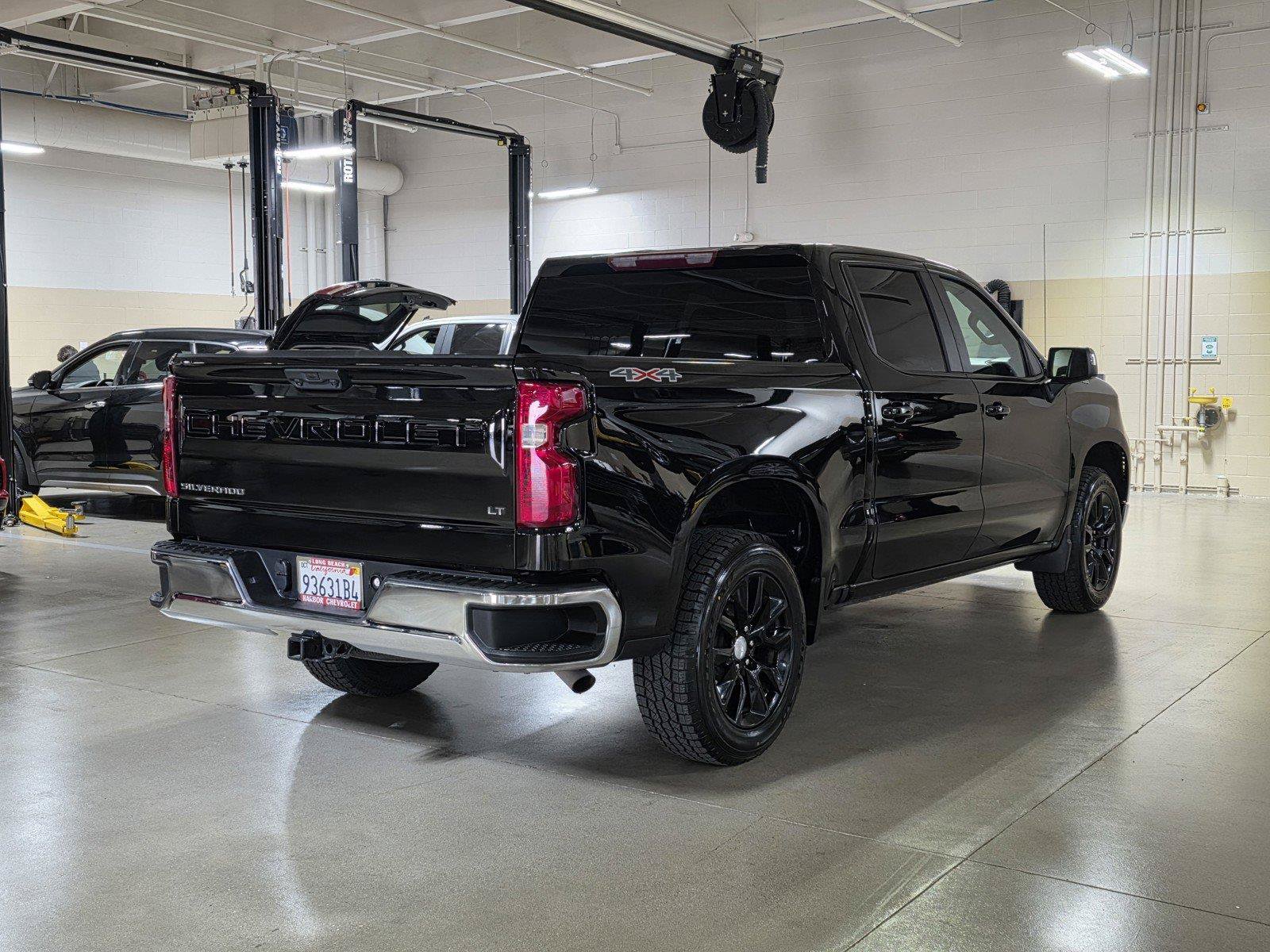 Used 2025 Chevrolet Silverado 1500 LT AWD/4WD image 7