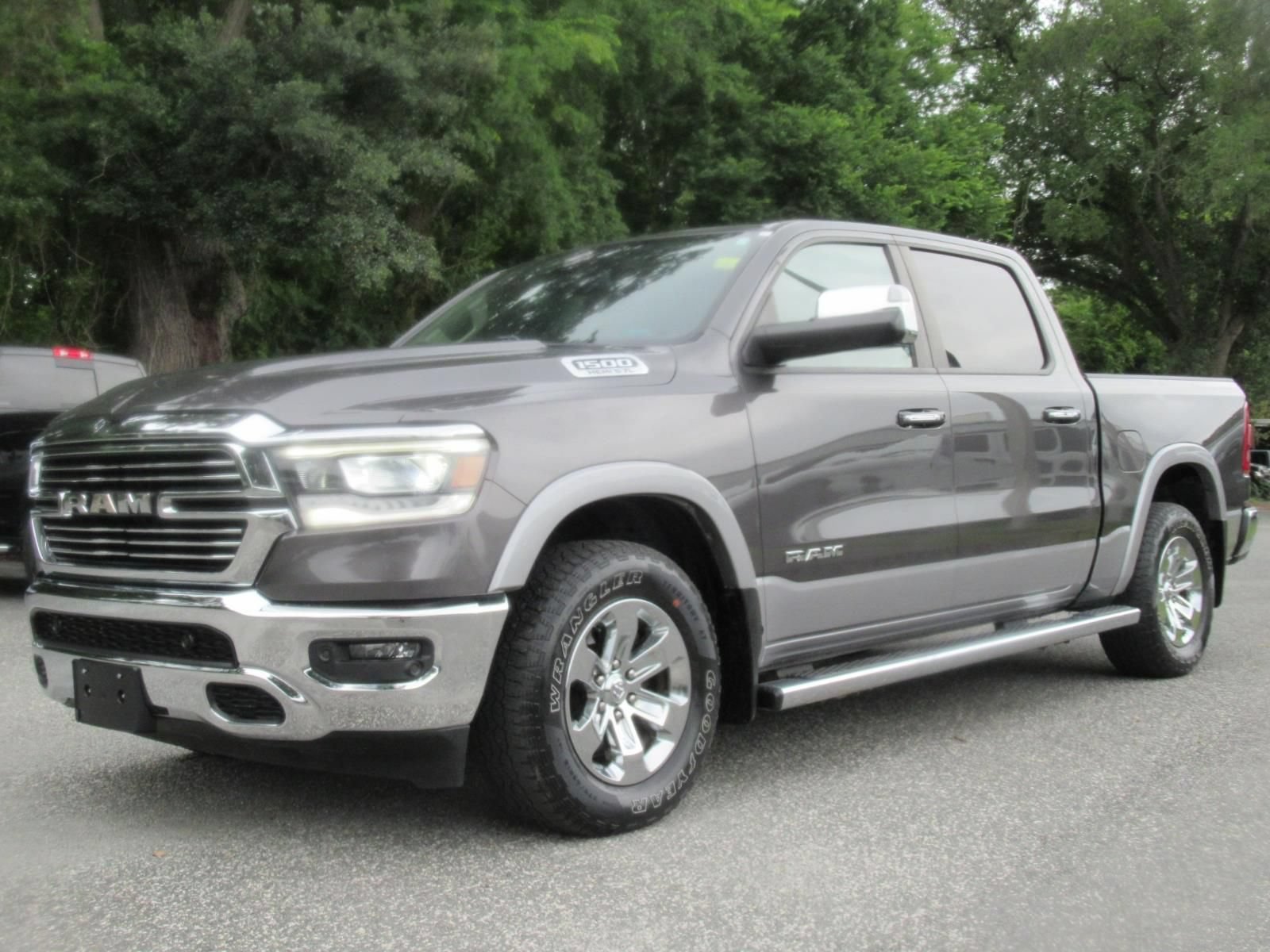 Used 2019 RAM 1500 Laramie AWD/4WD image 3
