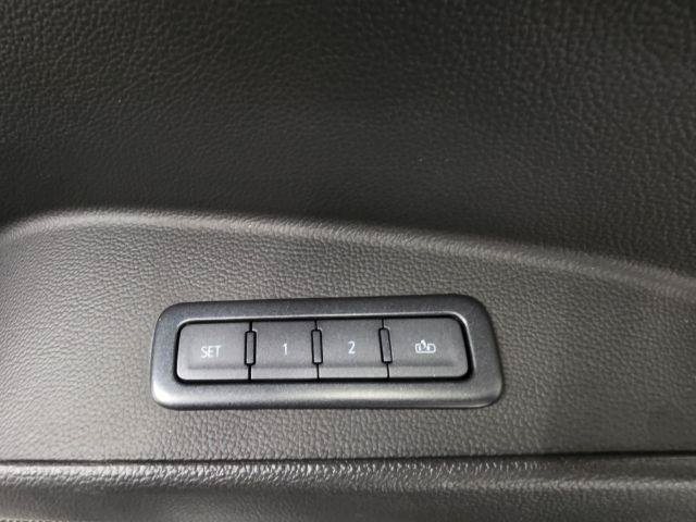 Used 2018 Chevrolet Tahoe LT w/ LT Signature Package AWD/4WD image 34