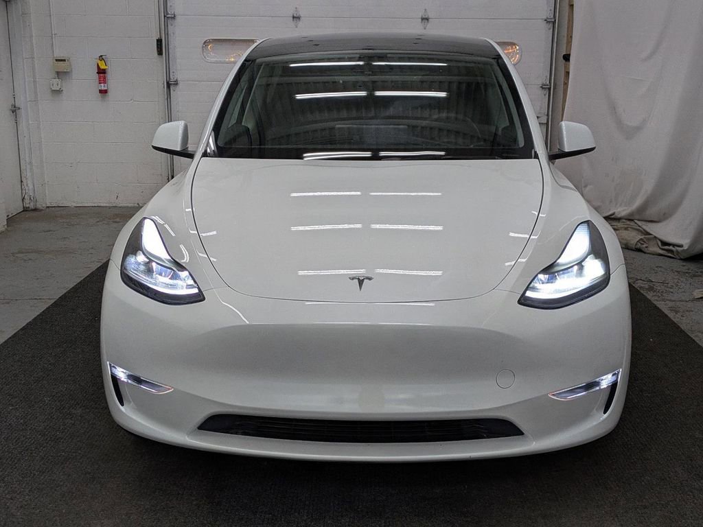 Used 2025 Tesla Model Y Long Range image 18