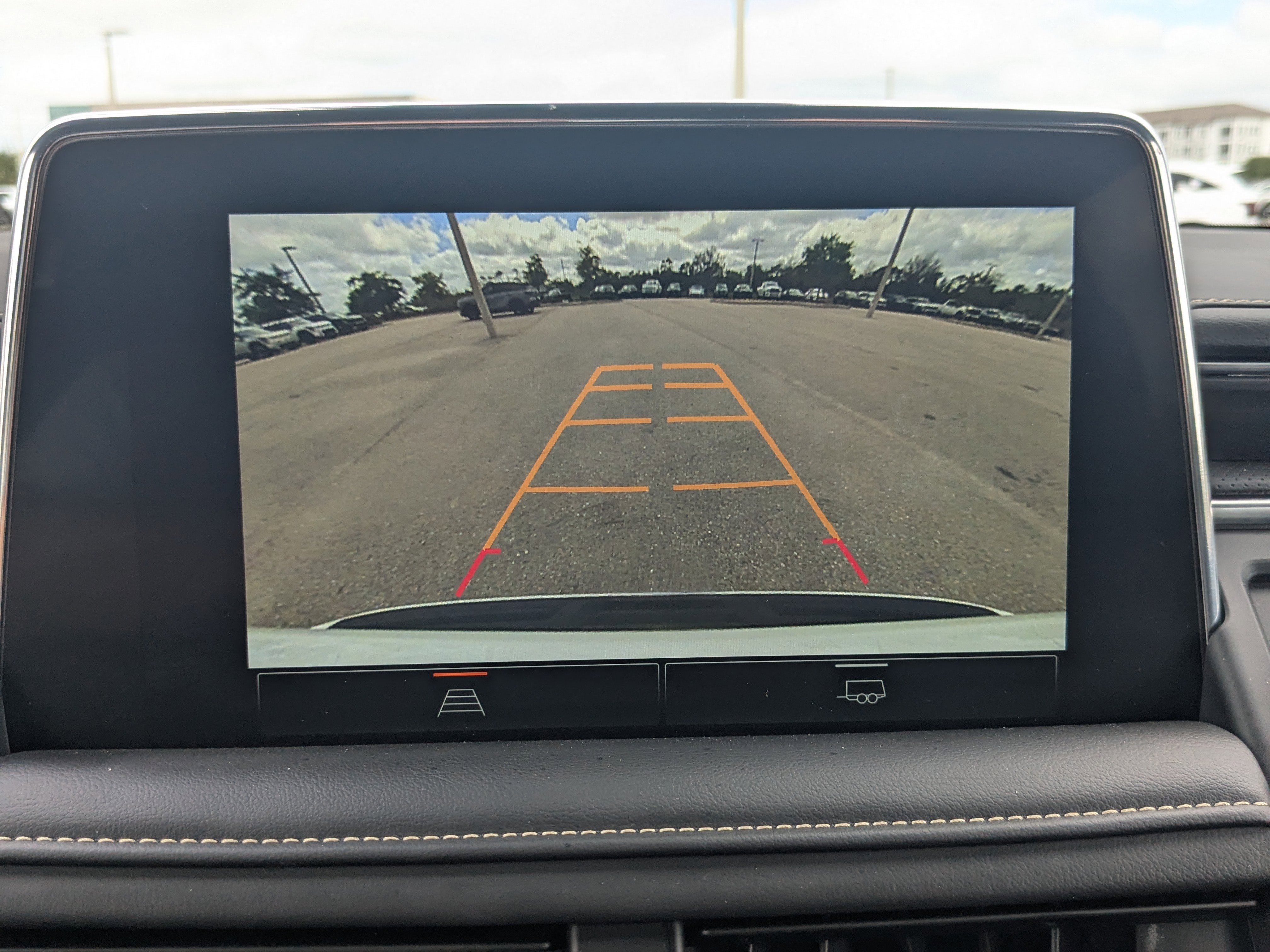 Used 2024 GMC Yukon SLT image 29