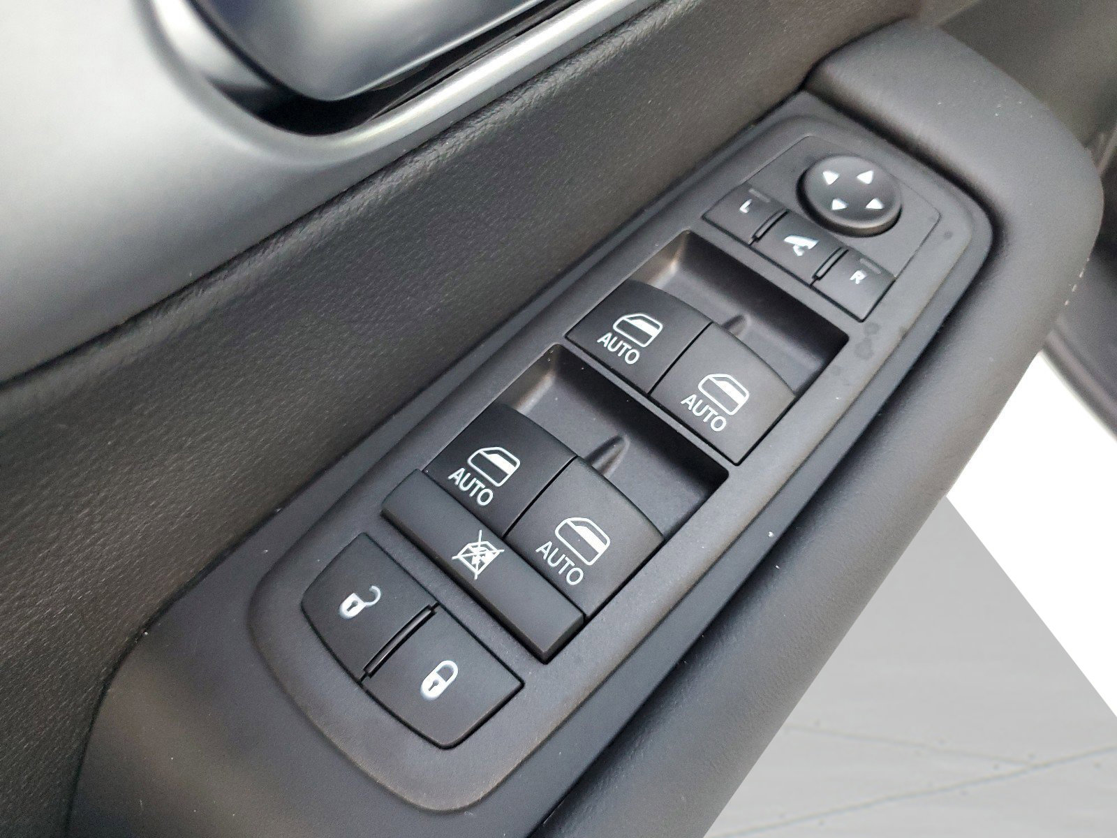 New 2026 Chrysler Pacifica Limited w/ S Appearance Package FWD image 31