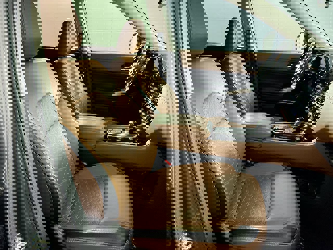 Used 2024 Nissan Pathfinder Platinum image 28