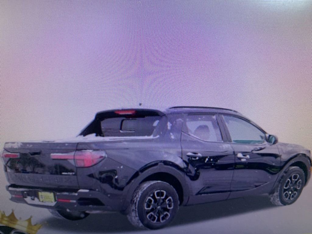 Used 2023 Hyundai Santa Cruz SEL Premium image 3