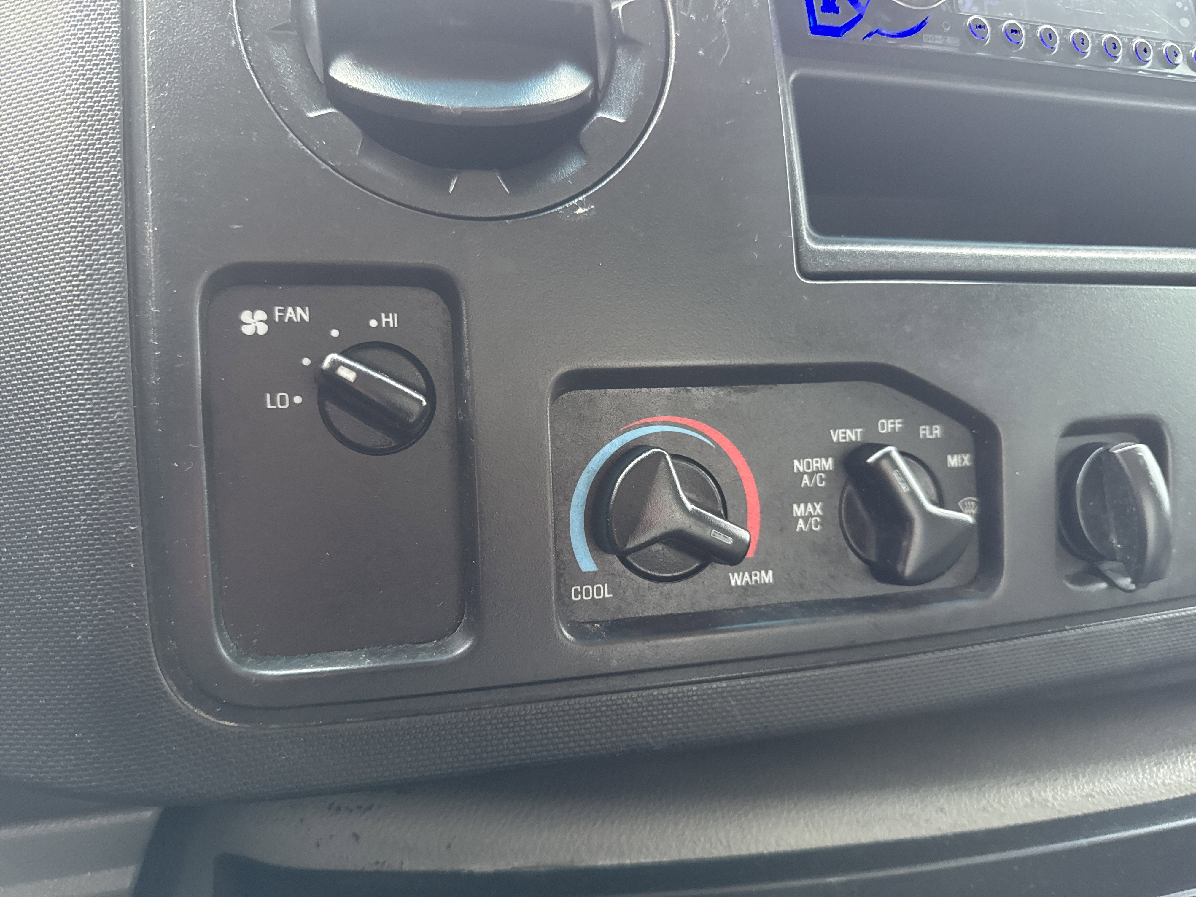 Used 2019 Ford E-350 and Econoline 350 Super Duty RWD image 20
