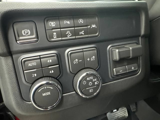 New 2026 Chevrolet Suburban Premier w/ Sun And Tow Package AWD/4WD image 12