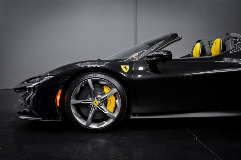 Used 2025 Ferrari SF90 Spider AWD/4WD image 5