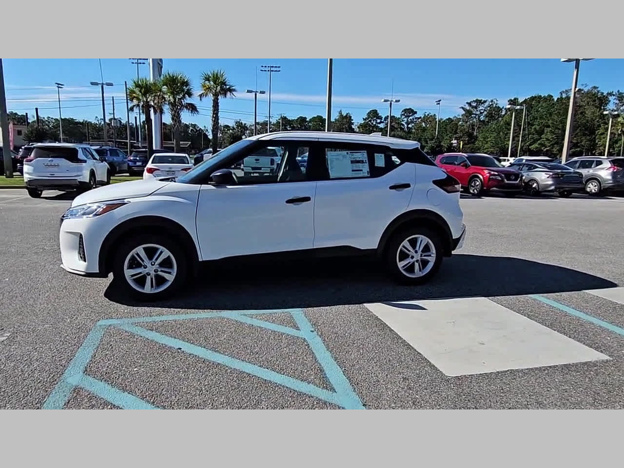 New 2025 Nissan Kicks Play S image 24