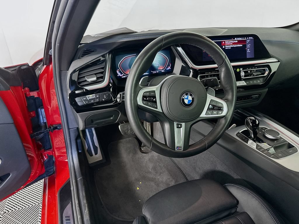 Used 2025 BMW Z4 M40i w/ Premium Package RWD image 31