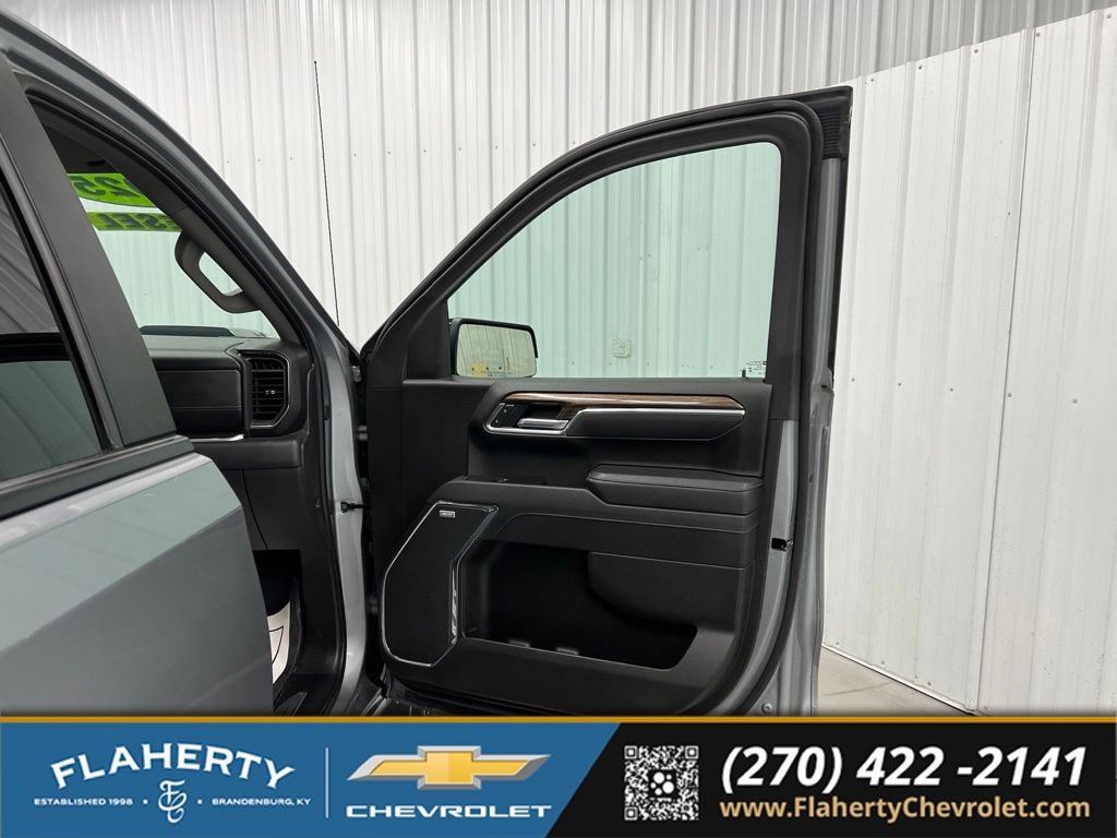 Used 2025 Chevrolet Silverado 1500 LT Trail Boss w/ Convenience Package II AWD/4WD image 14