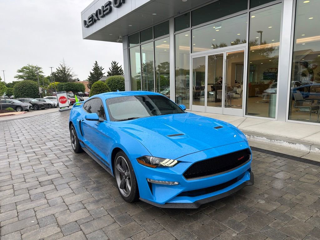 Used 2022 Ford Mustang GT Premium w/ GT Performance Package RWD image 3
