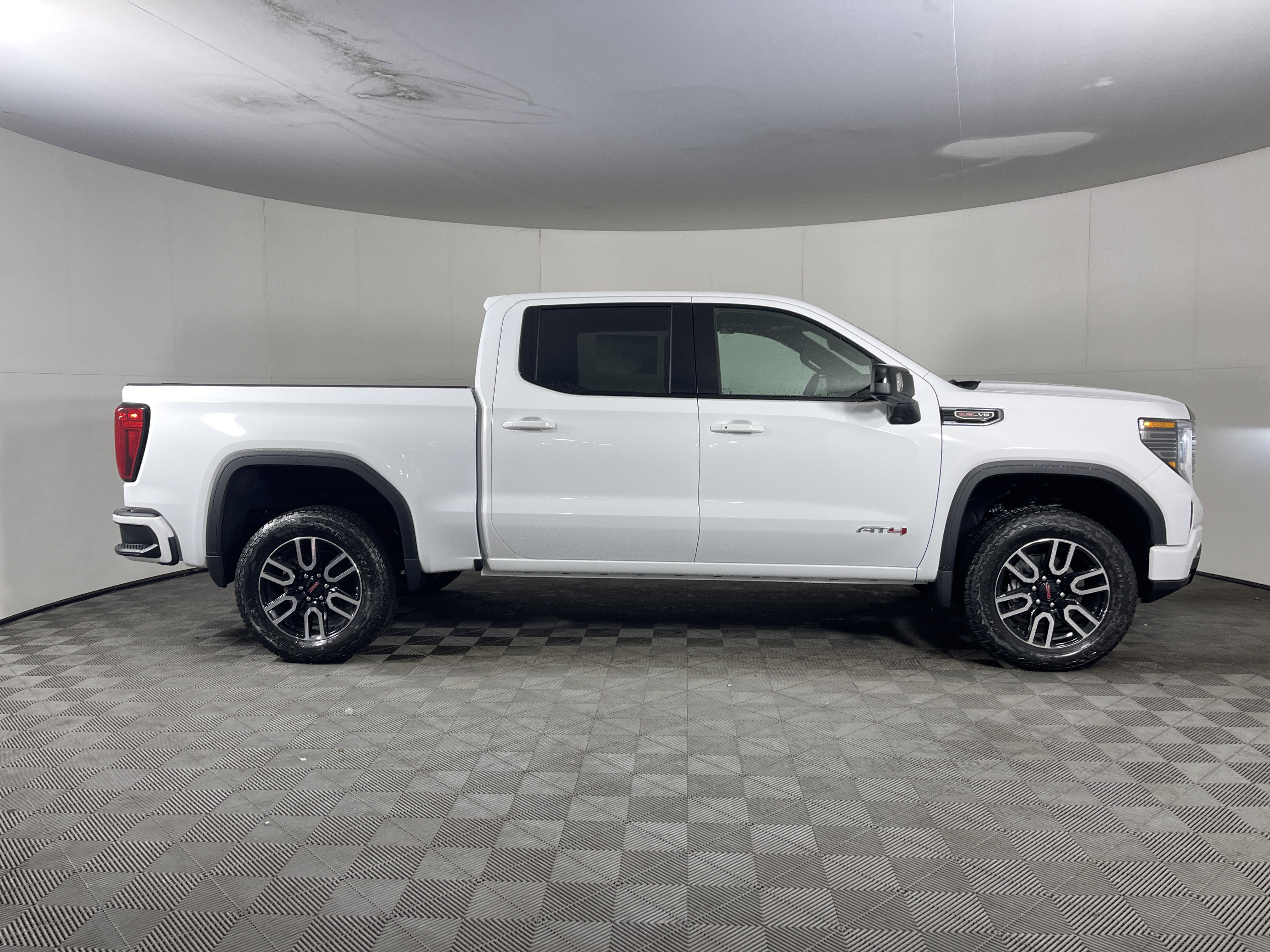 New 2026 GMC Sierra 1500 AT4 w/ AT4 Premium Package image 5