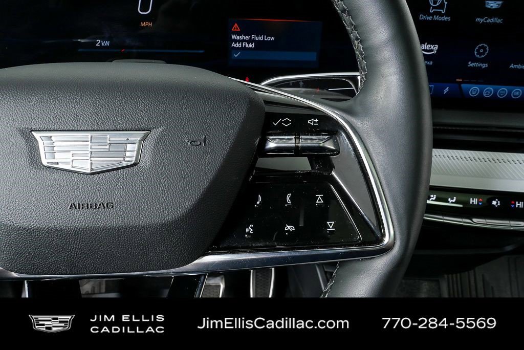 Certified 2025 Cadillac Optiq Luxury 2 w/ LPO, Floor Liner Package AWD/4WD image 12
